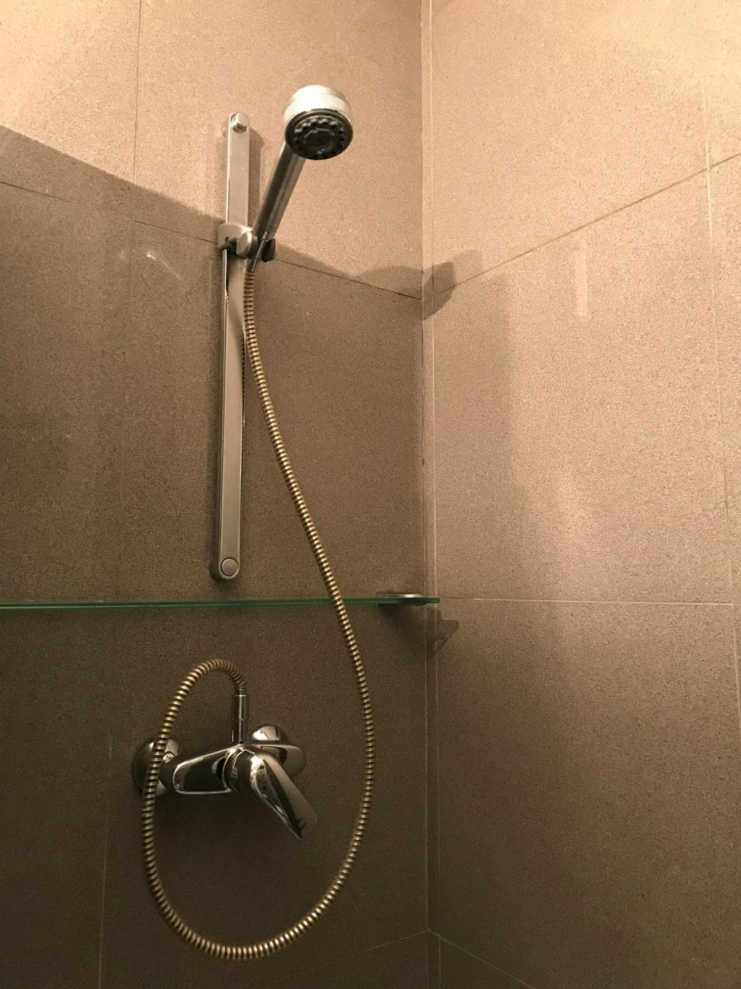 Habitacion Grande Y Confortable Con Bano Privado Junto A Guggenheim Μπιλμπάο Εξωτερικό φωτογραφία