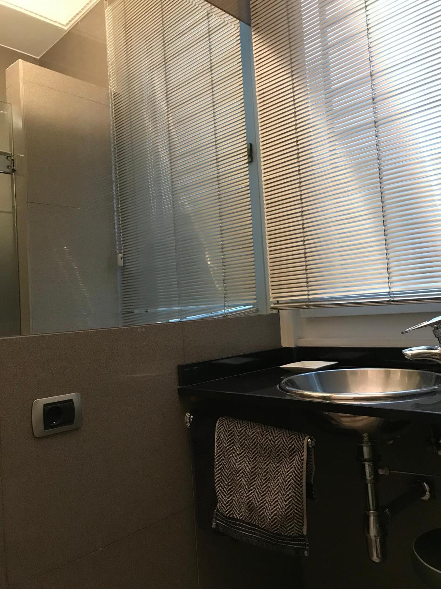 Habitacion Grande Y Confortable Con Bano Privado Junto A Guggenheim Μπιλμπάο Εξωτερικό φωτογραφία